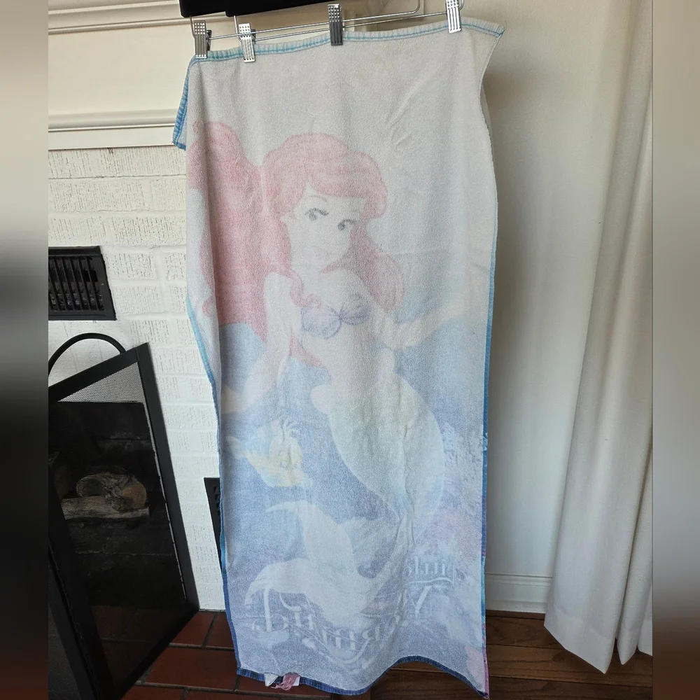 Vintage Disney Little Mermaid Ariel And Flounder 50x25 Beach Towel